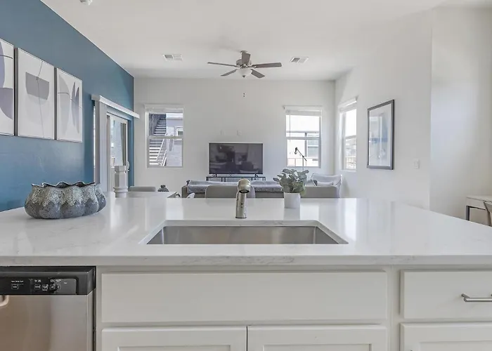 Landing Beautiful 1Bd Pool Tucson