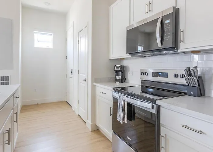 Apartment Landing Beautiful 1Bd Pool *