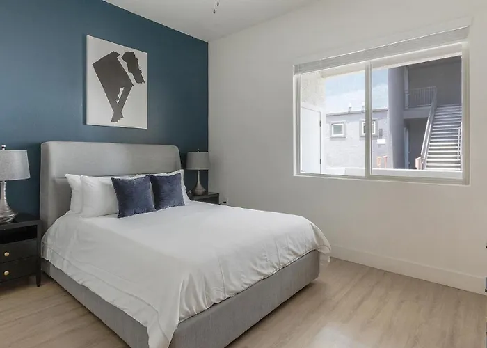 Landing Beautiful 1Bd Pool Apartment